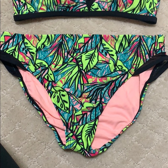 High Waisted Bikini Size L - Picture 2 of 3